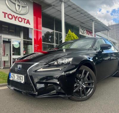 Lexus IS 300h 4