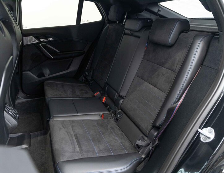 BMW X2 SUV 2,0 l 221 kw