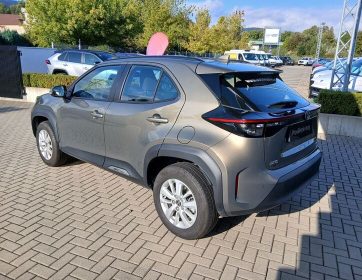 Toyota Yaris Cross 4