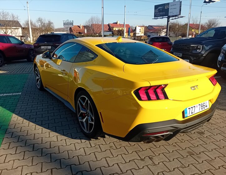 Ford Mustang Kupé 5,0 l 328 kw
