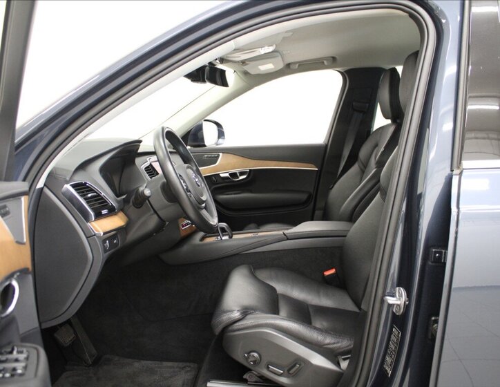 Volvo XC90 SUV / Terénní 2,0 l 173 kw