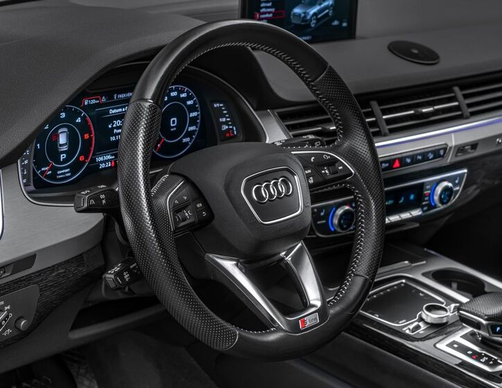 Audi Q7 16