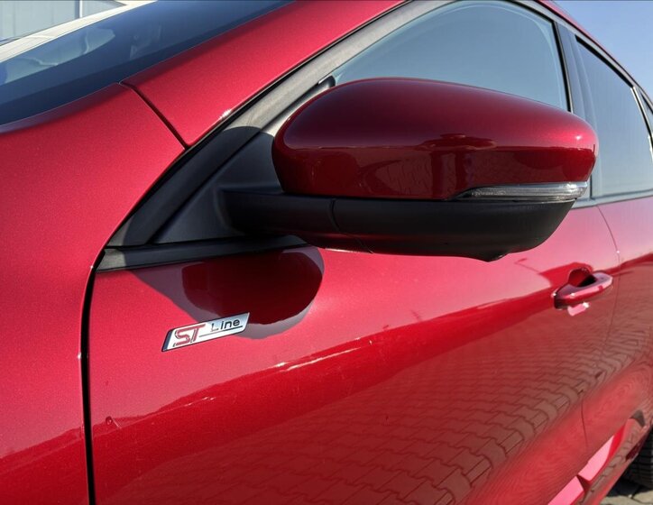 Ford Kuga SUV / Terénní 1,5 l 110 kw