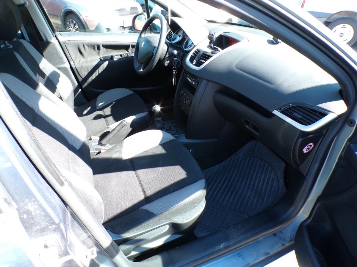 Peugeot 207 Hatchback 1,4 l 50 kw