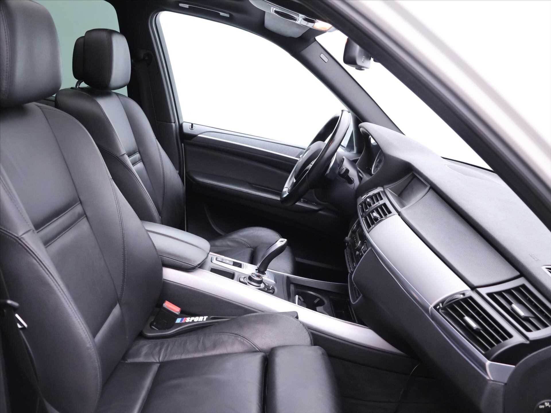 BMW X5 SUV / Terénní 3,0 l 280 kw