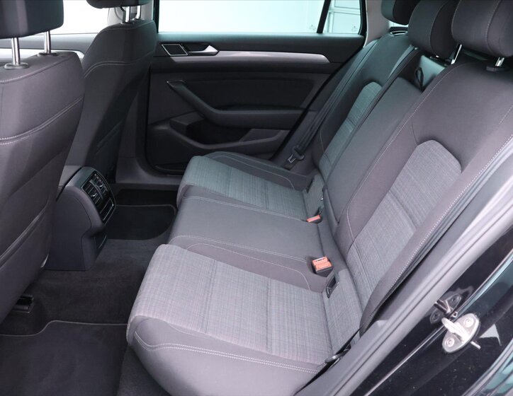 Volkswagen Passat Kombi 2,0 l 147 kw