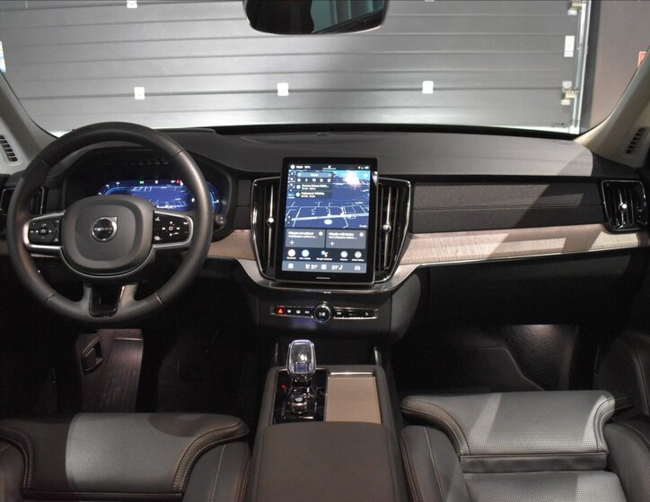 Volvo XC90 SUV / Terénní 2,0 l 228 kw