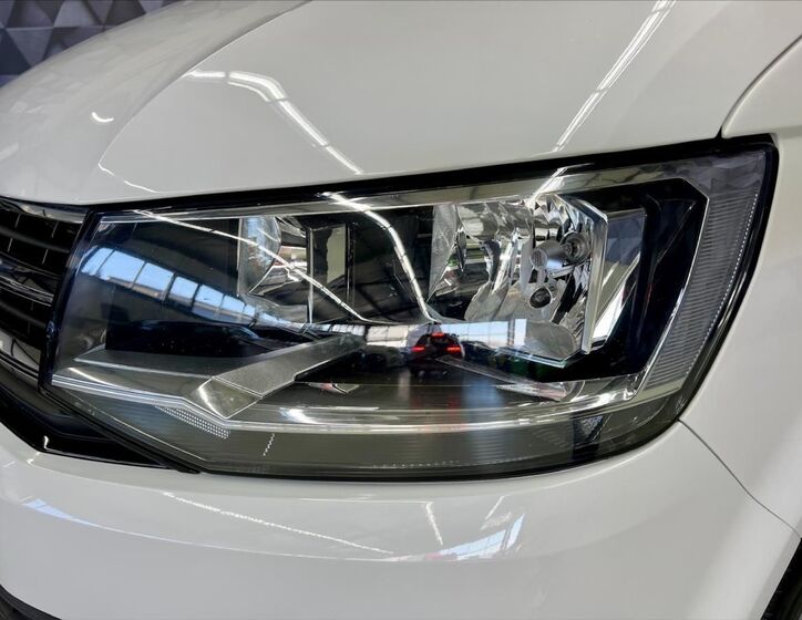 Volkswagen Caravelle 8