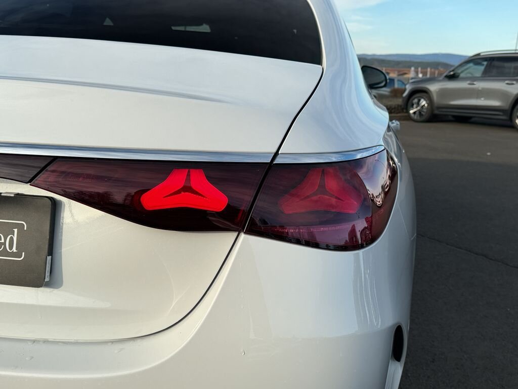 Mercedes-Benz Třídy E Sedan / Limuzína 2,0 l 145 kw