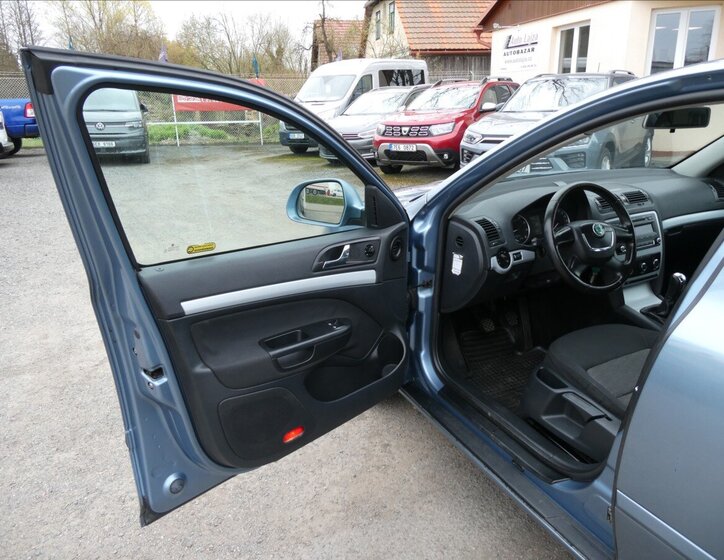 Škoda Octavia Sedan / Limuzína 1,6 l 75 kw