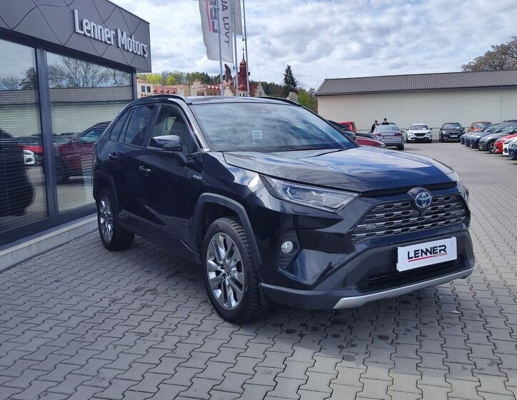 Toyota RAV4 SUV / Terénní 2,5 l 163 kw
