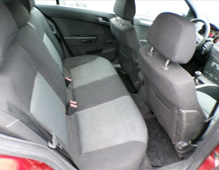 Opel Astra Hatchback 1,6 l 77 kw