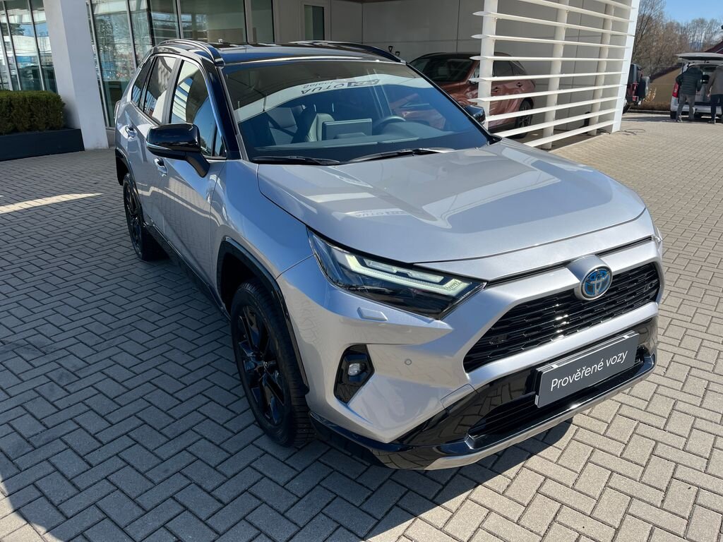 Toyota RAV4 SUV / Terénní 2,5 l 131 kw