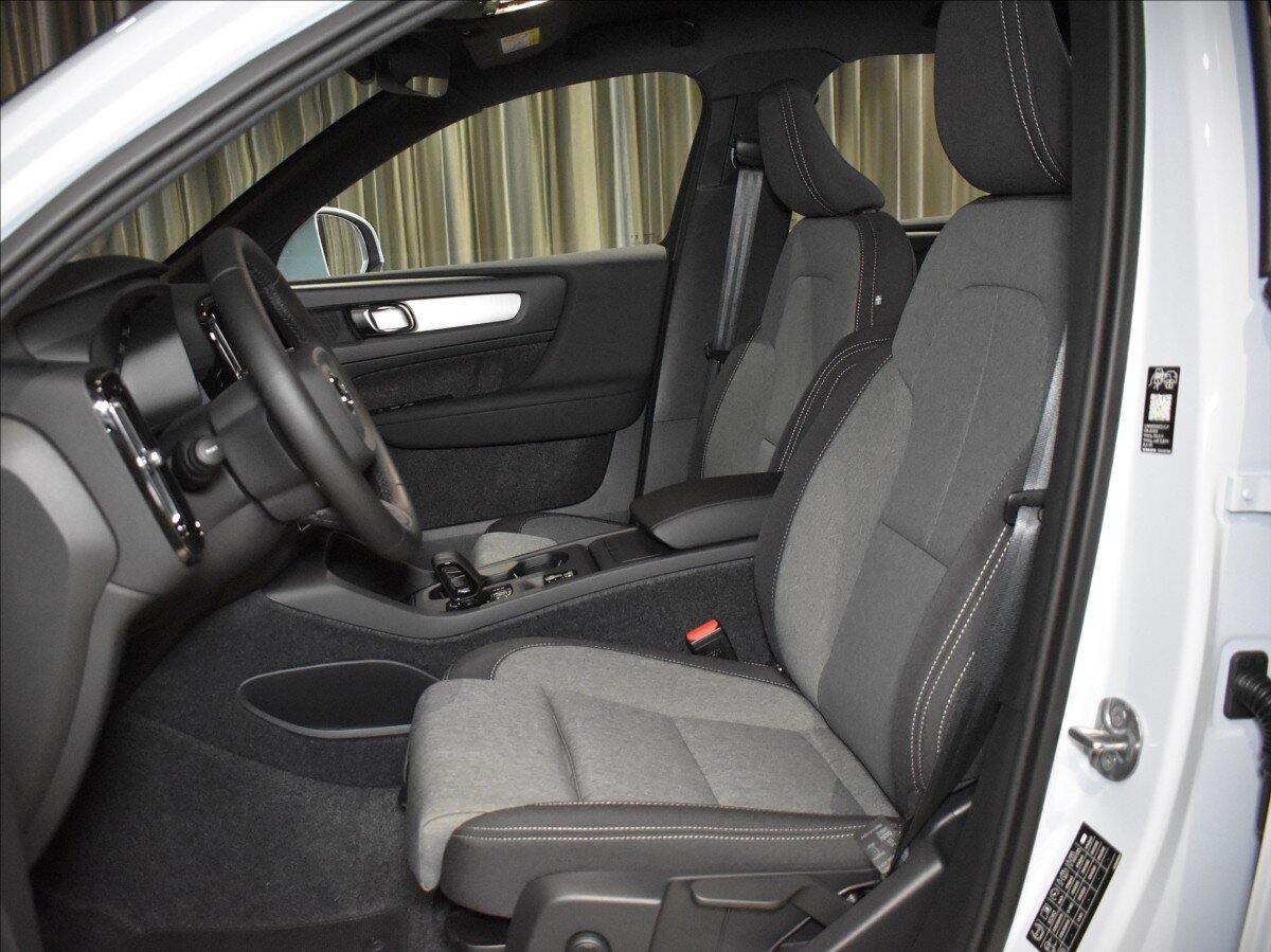 Volvo XC40 SUV / Terénní 2,0 l 120 kw