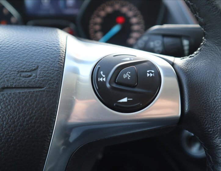 Ford Kuga SUV / Terénní 1,6 l 110 kw