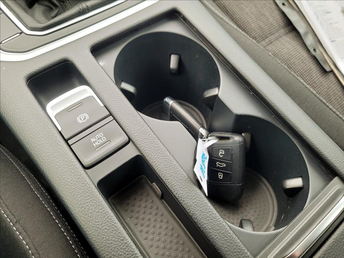 Volkswagen Passat Kombi 1,6 l 88 kw