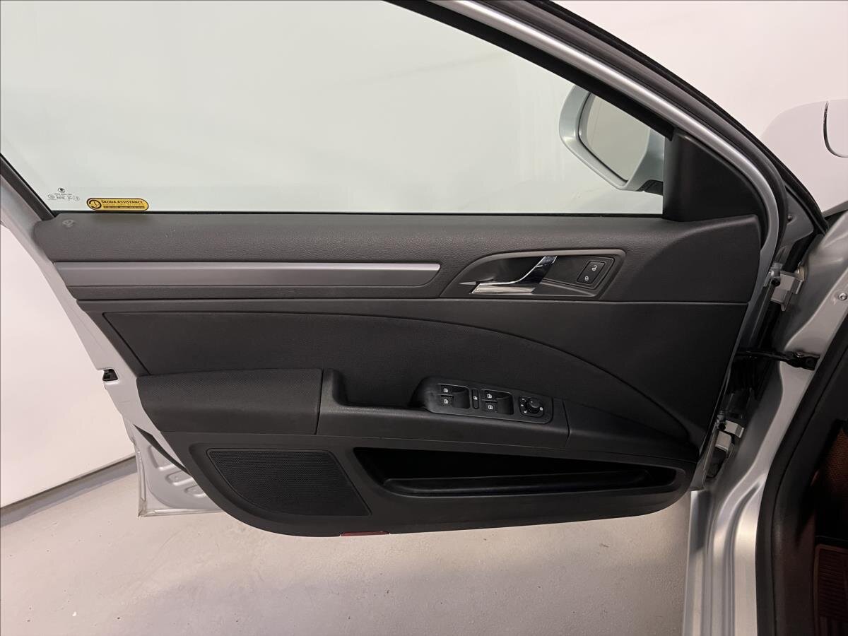 Škoda Superb Liftback 2,0 l 103 kw