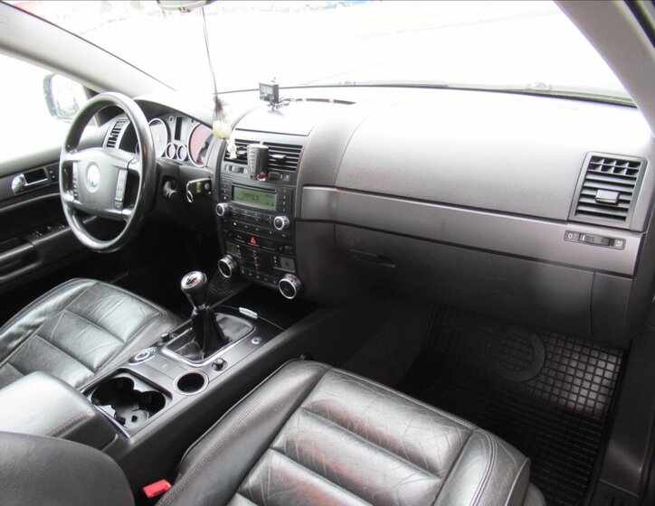 Volkswagen Touareg Kombi 2,5 l 165 kw