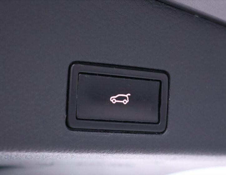 Volkswagen Touareg SUV / Terénní 3,0 l 176 kw