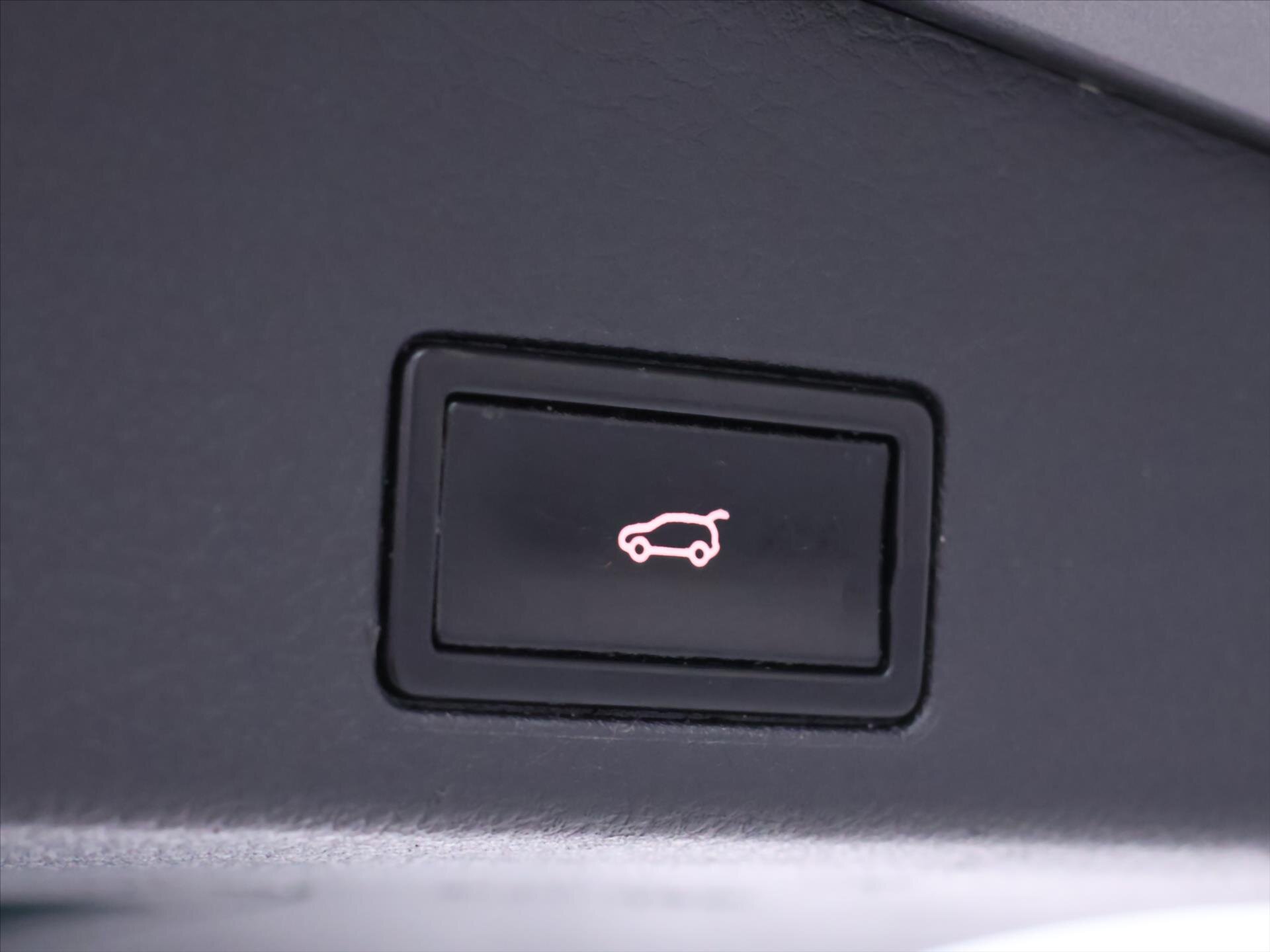 Volkswagen Touareg SUV / Terénní 3,0 l 176 kw