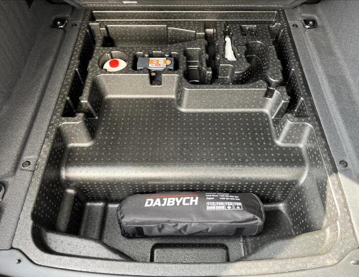 Land Rover Range Rover Velar 7