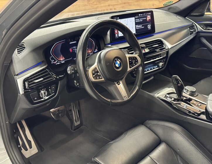 BMW Řada 5 Sedan / Limuzína 4,4 l 390 kw