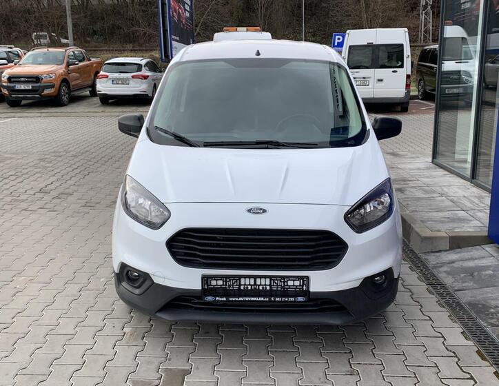Ford Transit Courier 2