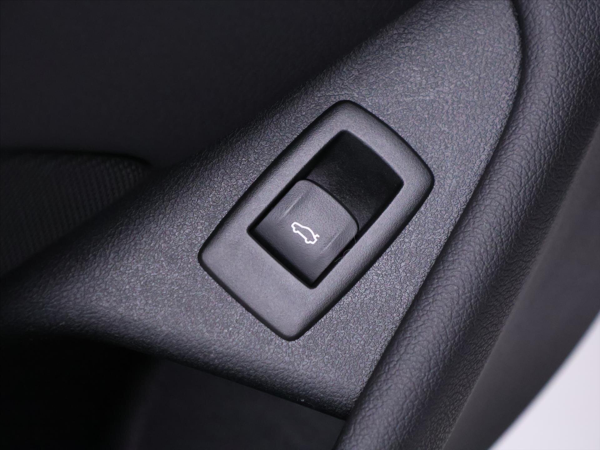 BMW Řada 5 Sedan / Limuzína 2,0 l 140 kw