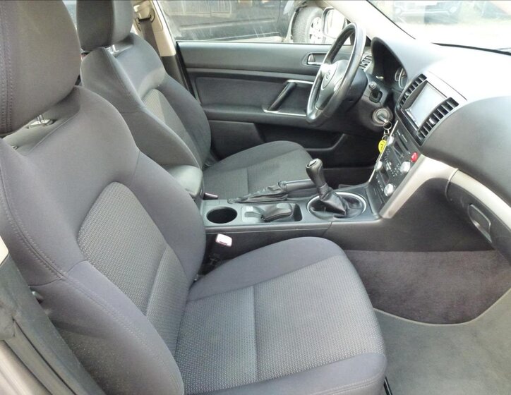 Subaru Legacy Kombi 2,0 l 121 kw