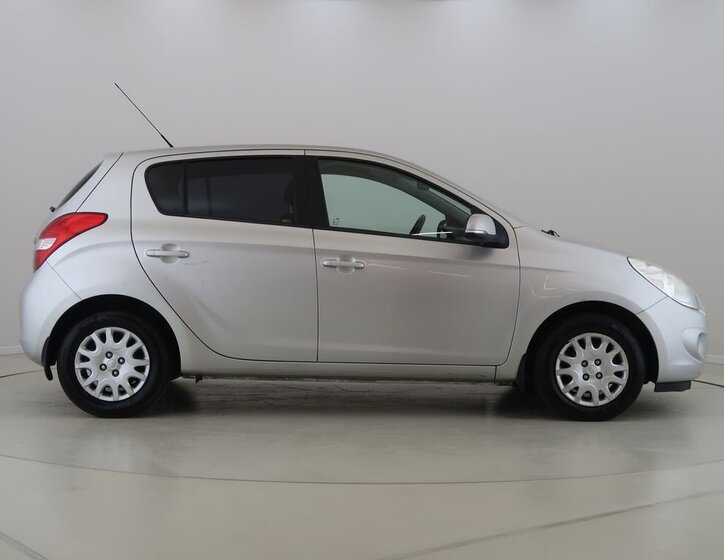 Hyundai i20 Hatchback 1,4 l 74 kw