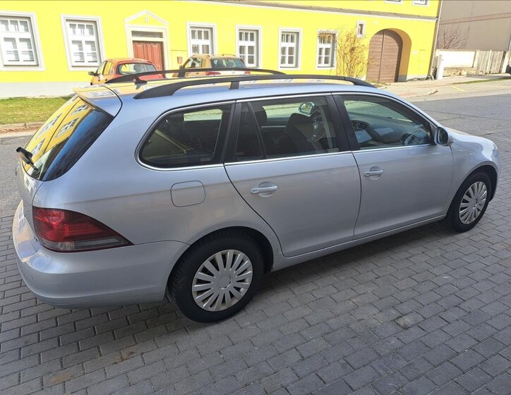 Volkswagen Golf Kombi 1,6 l 77 kw