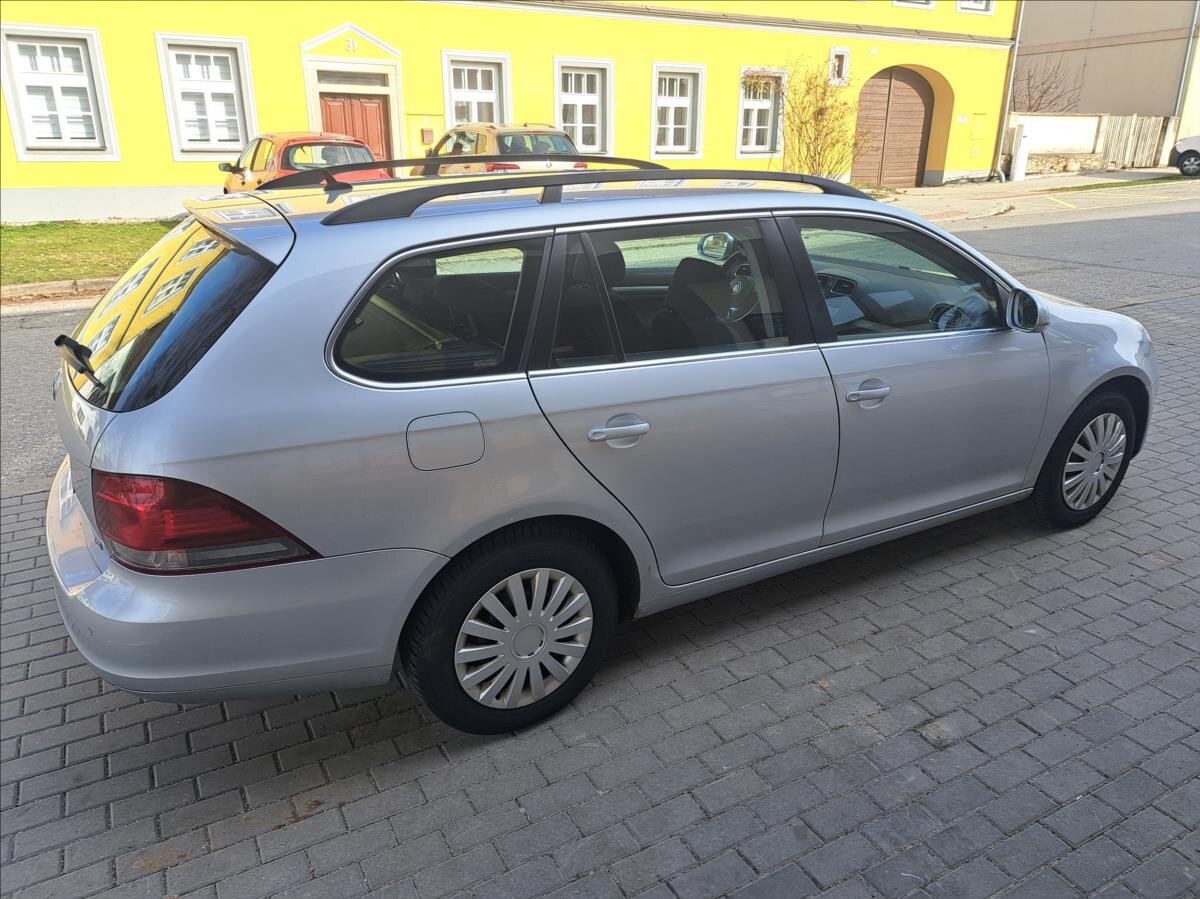 Volkswagen Golf Kombi 1,6 l 77 kw