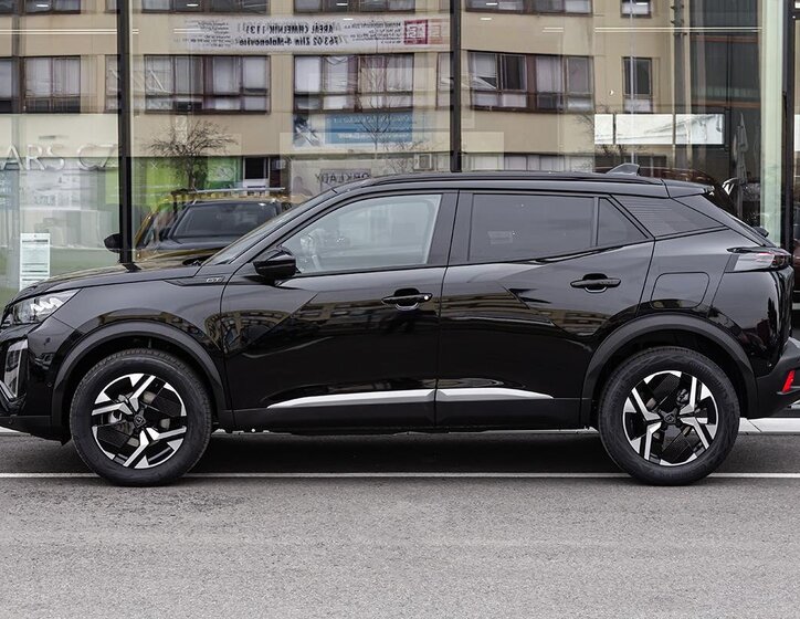 Peugeot 2008 SUV 1,2 l 100 kw