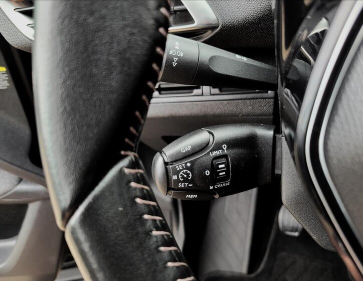 Peugeot 3008 SUV / Terénní 1,5 l 96 kw