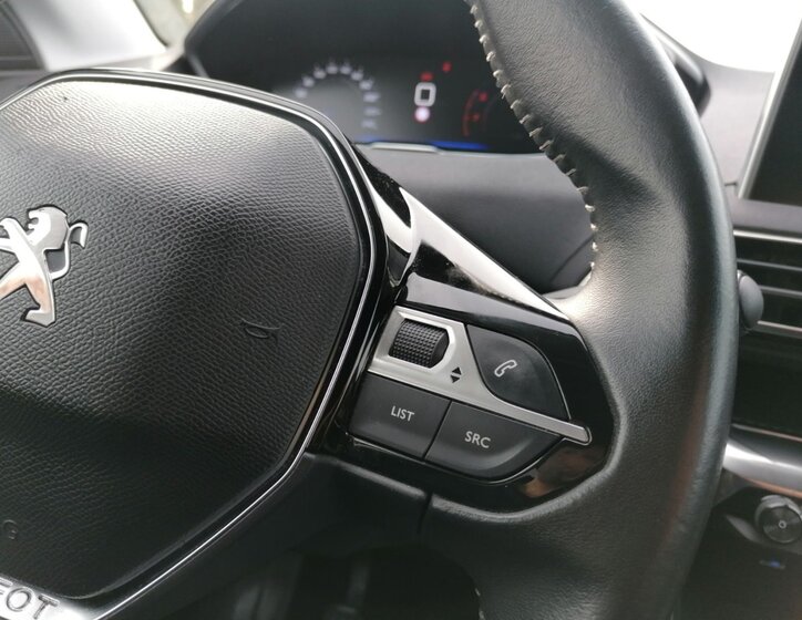 Peugeot 3008 SUV / Terénní 1,2 l 96 kw