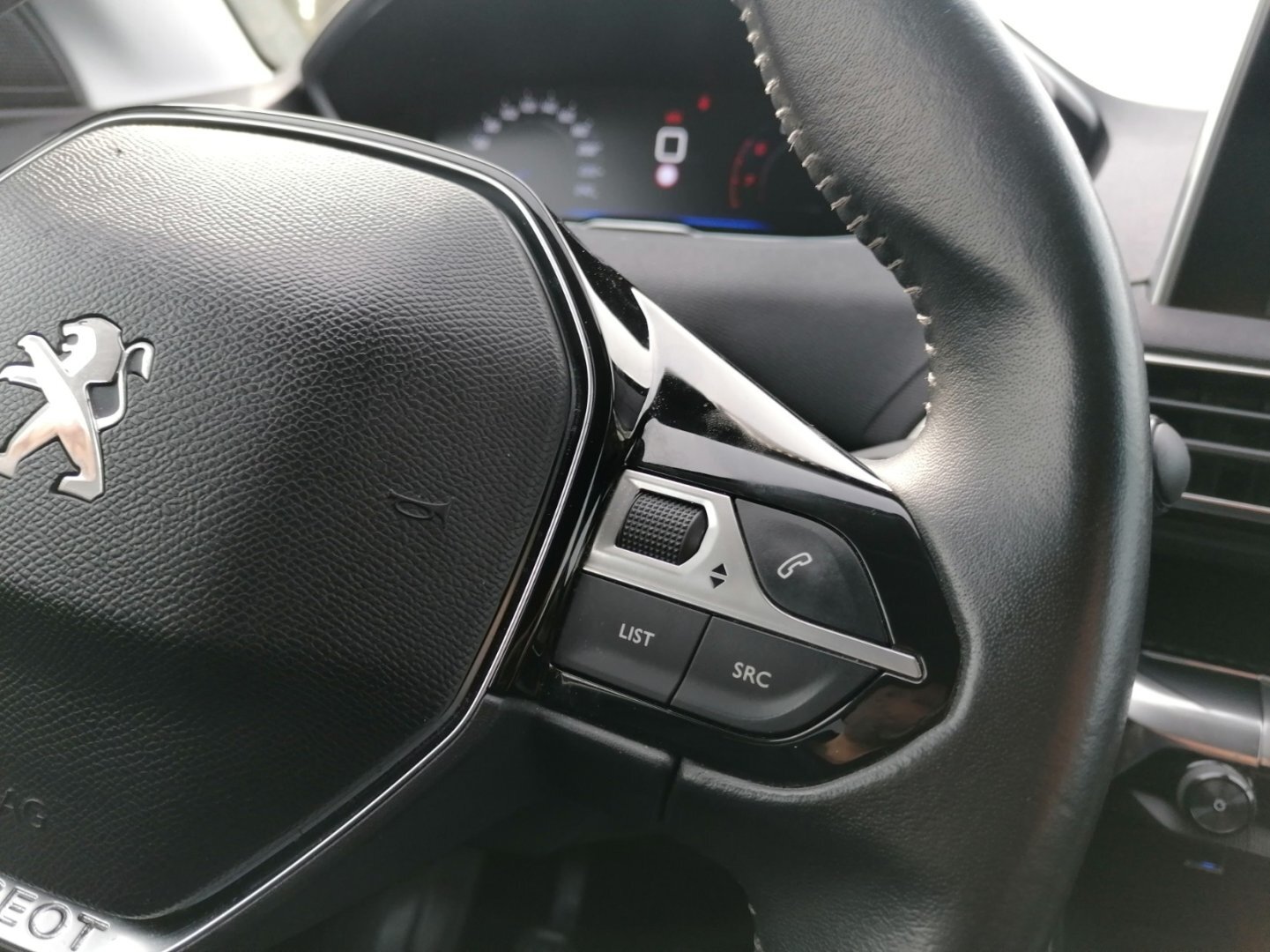 Peugeot 3008 SUV / Terénní 1,2 l 96 kw