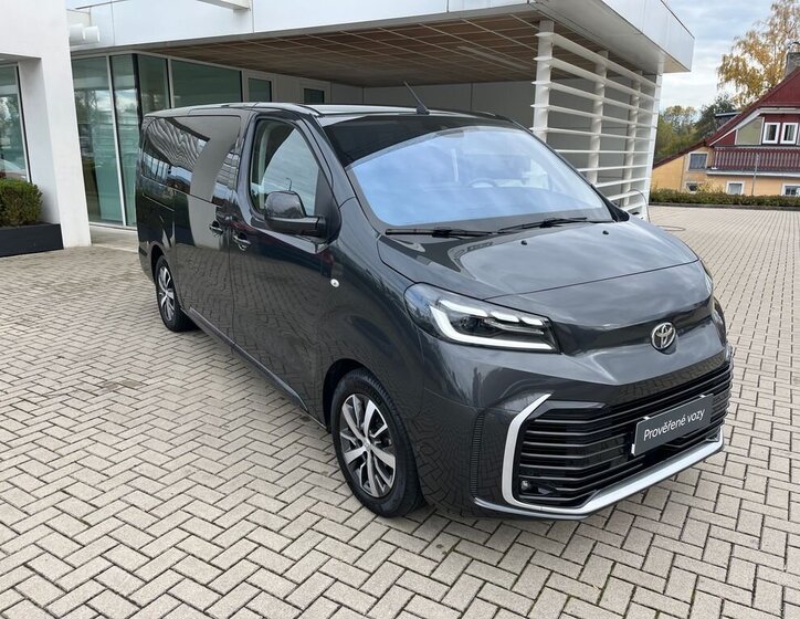 Toyota ProAce Verso 8