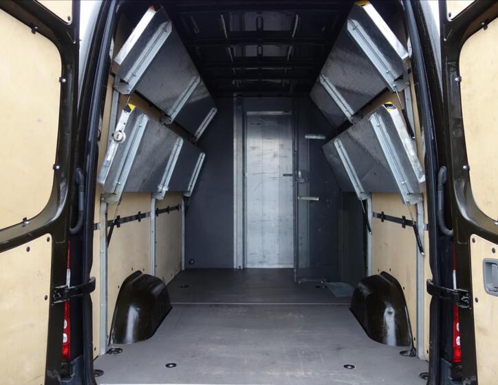 Mercedes-Benz Sprinter 8