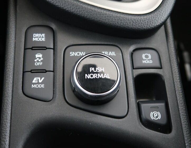 Toyota Yaris Cross SUV / Terénní 1,5 l 68 kw