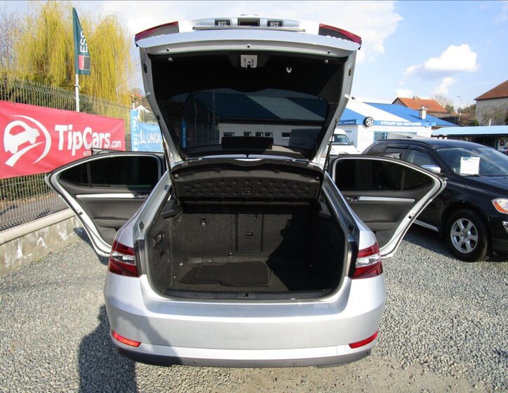 Škoda Superb Sedan / Limuzína 2,0 l 110 kw