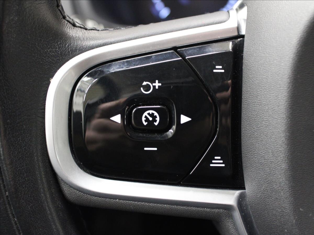 Volvo XC90 SUV 2,0 l 173 kw