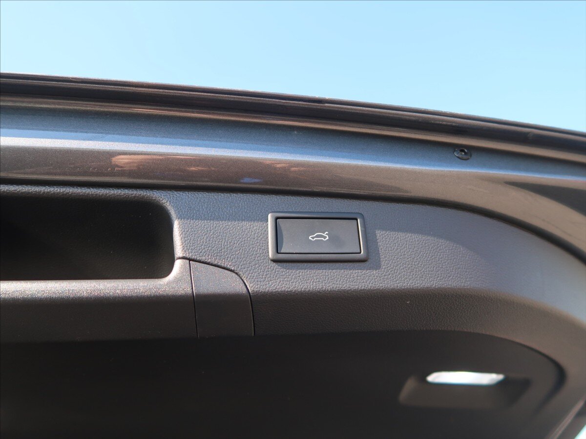 Volkswagen Passat Kombi 1,5 l 130 kw