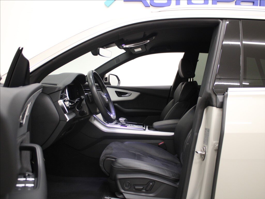 Audi Q8 SUV 3,0 l 210 kw