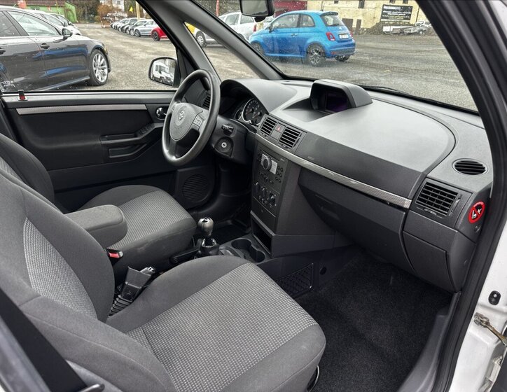 Opel Meriva MPV 1,6 l 77 kw