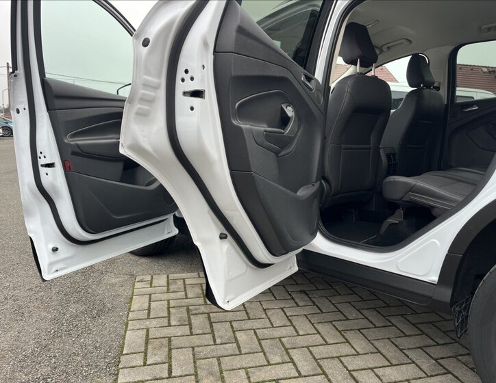 Ford Kuga Kombi 2,0 l 132 kw