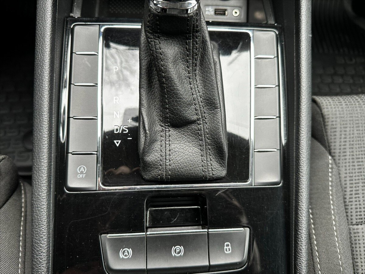 Škoda Superb Sedan / Limuzína 2,0 l 110 kw