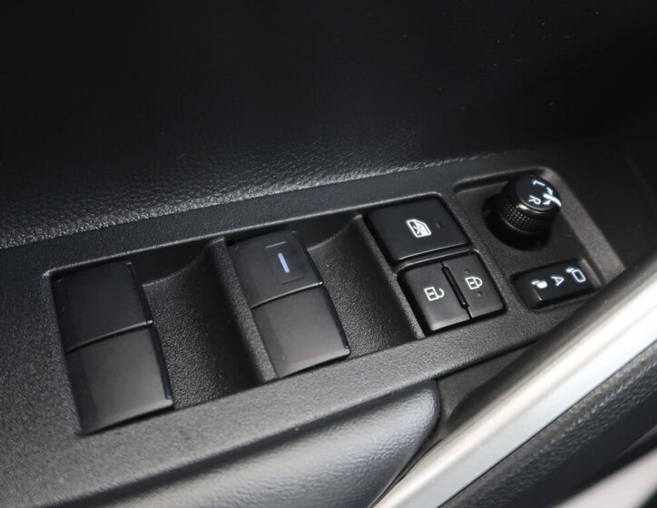 Toyota Corolla Cross Hatchback 2,0 l 112 kw