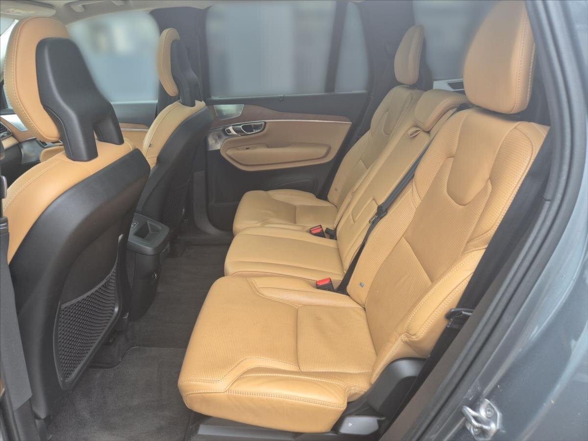 Volvo XC90 SUV / Terénní 2,0 l 165 kw