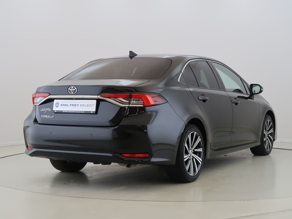 Toyota Corolla Sedan / Limuzína 1,5 l 92 kw