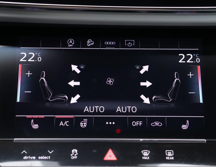 Audi Q8 SUV / Terénní 3,0 l 250 kw